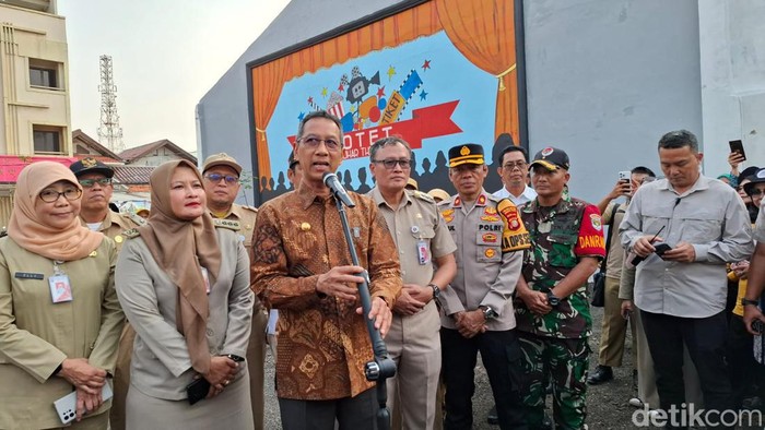 Heru Budi Hartono groundbreaking penataan Johar Baru (Brigitta Belia/detikcom) Heru Budi Hartono groundbreaking penataan Johar Baru (Brigitta Belia/detikcom)
