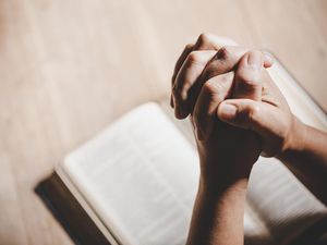 Doa Bapa Kami Bahasa Toraja Ambeki Dao Surga Lengkap dengan Maknanya Doa Bapa Kami Bahasa Toraja Ambeki Dao Surga Lengkap dengan Maknanya