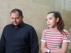 Jessica Felicia Diperiksa soal Dugaan Pencemaran Nama Baik Azizah Salsha Jessica Felicia Diperiksa soal Dugaan Pencemaran Nama Baik Azizah Salsha