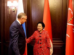 Megawati Hadiri Jamuan Gubernur St Petersburg