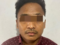 Nahas Pria di Surabaya Kehilangan Pikap Beserta Sandal Dagangannya