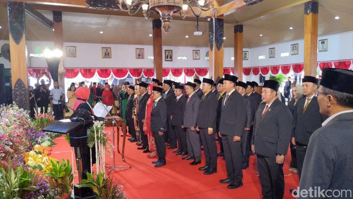 Pelantikan anggota DPRD Trenggalek Pelantikan anggota DPRD Trenggalek