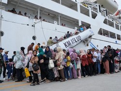 Libur Panjang, KM Kelud Jadi Sasaran Wisata Dadakan Puluhan Ribu Warga Aceh