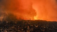 Penampakan Api Lalap TPSA Bagendung Cilegon