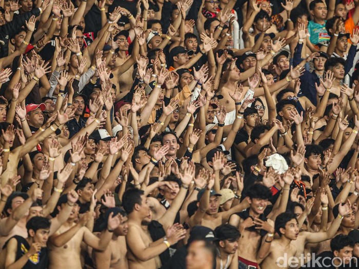 Persija bermain imbang melawan Dewa United di Stadion GBK, Jakarta. Rizky Ridho dkk gagal meraih poin penuh di kandang pada gelaran Liga 1 2024 pekan ketiga.
