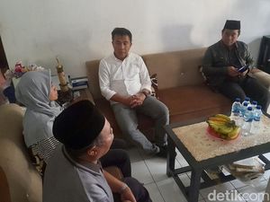Sambangi Rumah Korban TPPO, Pj Gubernur Jabar: Saya Sampaikan Duka
