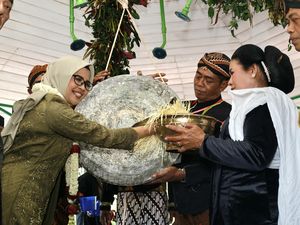Pemkab Blitar Lestarikan Budaya Siraman Gong Kiai Pradah Pemkab Blitar Lestarikan Budaya Siraman Gong Kiai Pradah