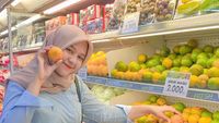 Ravena Wulandari Hobi Ngopi hingga Belanja Buah-buahan