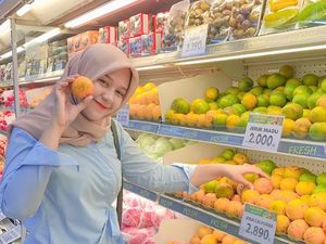 Ravena Wulandari Hobi Ngopi hingga Belanja Buah-buahan Ravena Wulandari Hobi Ngopi hingga Belanja Buah-buahan