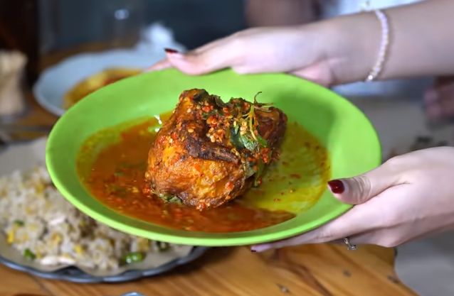 5 Ayam Sambal Setan yang Pedasnya Membara versi Bella Kuku