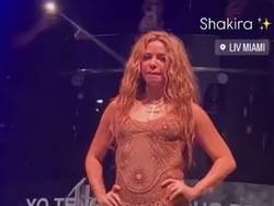 Shakira Tinggalkan Panggung Setelah Penonton Rekam Video dari Bawah Dressnya