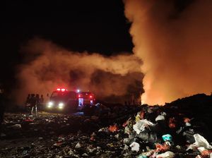 TPSA Bagendung Cilegon Kebakaran Malam Tadi, Diduga Ada yang Bakar Sampah