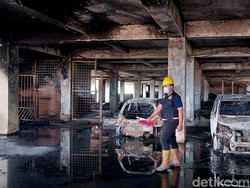 Tim Labfor Polda Jatim Olah TKP Kebakaran Pasar Baru Comboran Malang