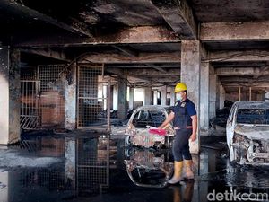 Misteri Terbakarnya Pasar Baru Comboran yang Hanguskan 13 Mobil Misteri Terbakarnya Pasar Baru Comboran yang Hanguskan 13 Mobil