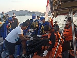 Dua Nelayan Kecelakaan KM Doa Ibu Ditemukan Tewas di Perairan Labuan Bajo Dua Nelayan Kecelakaan KM Doa Ibu Ditemukan Tewas di Perairan Labuan Bajo