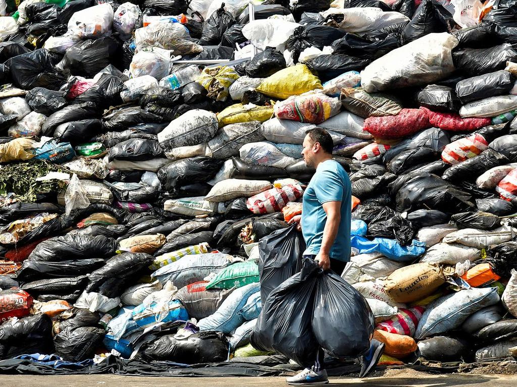 TPA Diblokade Warga, Sampah Menumpuk di Jalanan Bolivia TPA Diblokade Warga, Sampah Menumpuk di Jalanan Bolivia