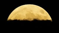 Gerhana Bulan Parsial dan Supermoon Hiasi Langit Dunia