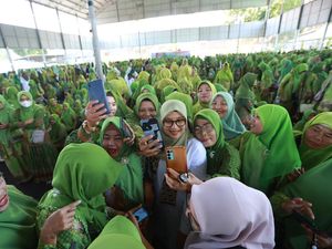 Bupati Ipuk Ajak Bangun Banyuwangi di Momen Pelantikan PAC Muslimat NU Bupati Ipuk Ajak Bangun Banyuwangi di Momen Pelantikan PAC Muslimat NU