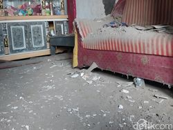 Cerita Ai Julaeha saat Gempa Bandung: Lemas Lihat Rumah Ambruk Cerita Ai Julaeha saat Gempa Bandung: Lemas Lihat Rumah Ambruk