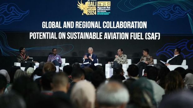 Diskusi SAF di Bali International Airshow didatangi oleh Menteri Koordinator BidangKemaritiman dan Investasi, Luhut Binsar Pandjaitan; Executive Chairman Tony Blair Institute forGlobal Change dan Mantan Perdana Menteri Inggris, Tony Blair; Direktur Strategi, Portofolio,dan Pengembangan Usaha di PT Pertamina (Persero), Salyadi Saputra; Direktur Utama LionAir Group, Daniel Putut Kuncoro; serta President of Airbus Asia Pacific, Anand Stanley.