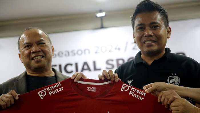 Dukungan Nyata untuk Kemajuan Sepakbola Indonesia Platform fintech lending Kredit Pintar mengumumkan kerjasama dengan klub sepakbola PT Persaudaraan Sepakbola Makassar (PSM Makassar). Ini potretnya.