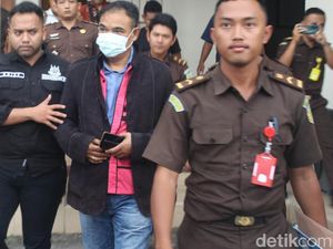Eks Wabup Sumba Barat Jadi Tersangka Korupsi APBD Rp 8,4 Miliar Eks Wabup Sumba Barat Jadi Tersangka Korupsi APBD Rp 8,4 Miliar
