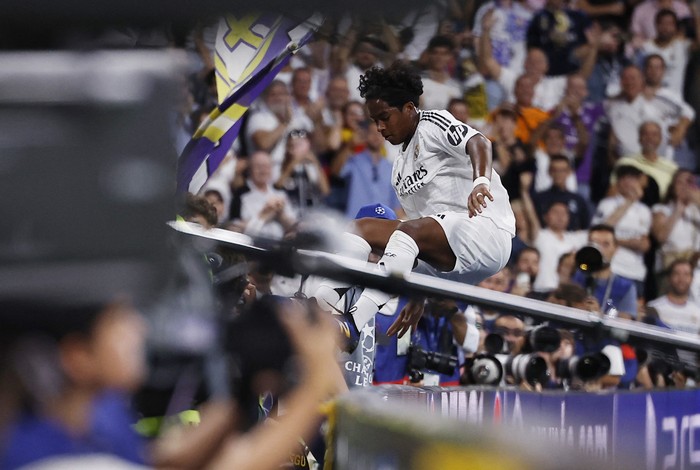 Soccer Football - Champions League - Real Madrid v VfB Stuttgart - Santiago Bernabeu, Madrid, Spain - September 17, 2024 Real Madrids Endrick celebrates scoring their third goal REUTERS/Juan Medina