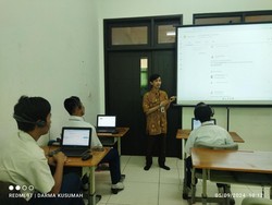 Guru SLB Manfaatkan Teknologi Digital agar Pembelajaran Lebih Interaktif