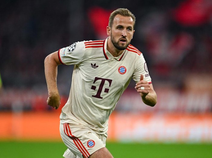 MUNICH, GERMANY - SEPTEMBER 17: Harry Kane of FC Bayern München in action during the UEFA Champions League 2024/25 League Phase MD1 match between FC Bayern München and GNK Dinamo at Football Arena Munich on September 17, 2024 in Munich, Germany. (Photo by Daniel Kopatsch/Getty Images)