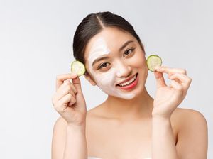 6 Masker Wajah Alami Sesuai Kondisi Kulit, Cara Pakai dan Membuatnya 6 Masker Wajah Alami Sesuai Kondisi Kulit, Cara Pakai dan Membuatnya