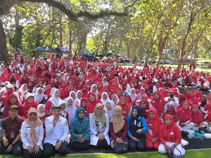 Suntikan Semangat untuk Kader Posyandu se-Banyuwangi saat Jambore Suntikan Semangat untuk Kader Posyandu se-Banyuwangi saat Jambore