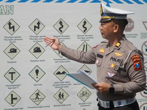 Kampung Tertib Lalu Lintas di Pasuruan Edukasi Warga dengan Cara Kreatif Kampung Tertib Lalu Lintas di Pasuruan Edukasi Warga dengan Cara Kreatif