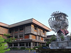 BPD Bali Raih The Best Performance Bank di BIFA, Dirut Dapat The Best CEO