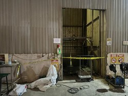 Lift Anjlok di Pabrik Pakan Ternak Mojokerto, 2 Orang Tewas