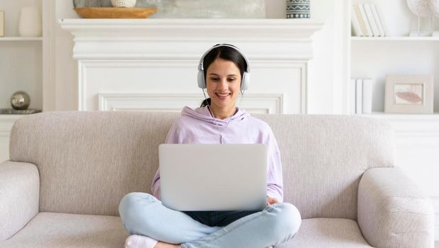 Kelamaan duduk bisa memicu penurunan fungsi otak/foto: freepik.com/freepik