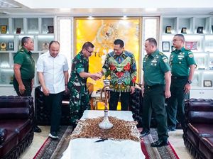 Bamsoet Dukung Rencana Kejuaraan Offroad yang Rebutkan Piala Panglima TNI Bamsoet Dukung Rencana Kejuaraan Offroad yang Rebutkan Piala Panglima TNI