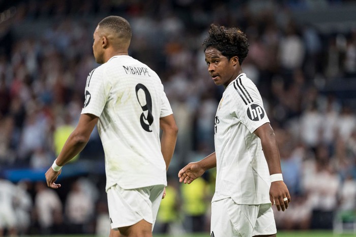 MADRID, SPAIN - SEPTEMBER 17: Endrick de Sousa of Real Madrid CF (R) celebrating his goal with his teammate Kylian Mbappe of Real Madrid CF (L) during the UEFA Champions League 2024/25 League Phase MD1 match between Real Madrid C.F. and VfB Stuttgart
