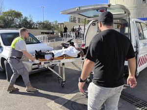 Mossad Tanam Bom di Ribuan Pager Sebelum Dipakai Hizbullah