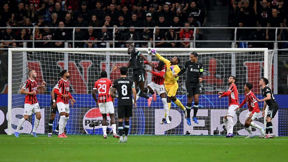 Momen Liverpool menyamakan skor 1-1. (Foto: Getty Images/Alessandro Sabattini)