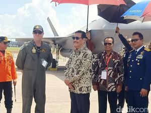 Herannya Luhut Harga Avtur di Indonesia Termahal Se-Asia Tenggara Herannya Luhut Harga Avtur di Indonesia Termahal Se-Asia Tenggara