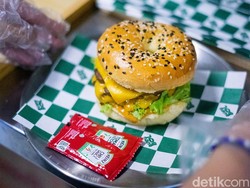 Burgbol, Burger Unik dan Enak yang Tengahnya Bolong di Surabaya