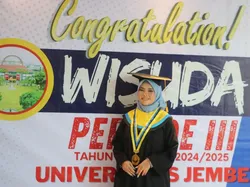 Kuliah Sambil Nyantri, Mia Bisa Tetap Berprestasi & Langganan Juara Olimpiade Sains