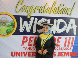 Kuliah Sambil Nyantri, Mia Bisa Tetap Berprestasi & Langganan Juara Olimpiade Sains