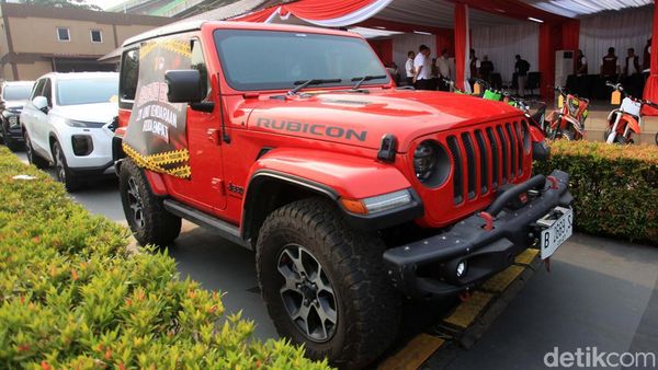 Penampakan Puluhan Mobil-Motor yang Disita dari Bos Narkoba