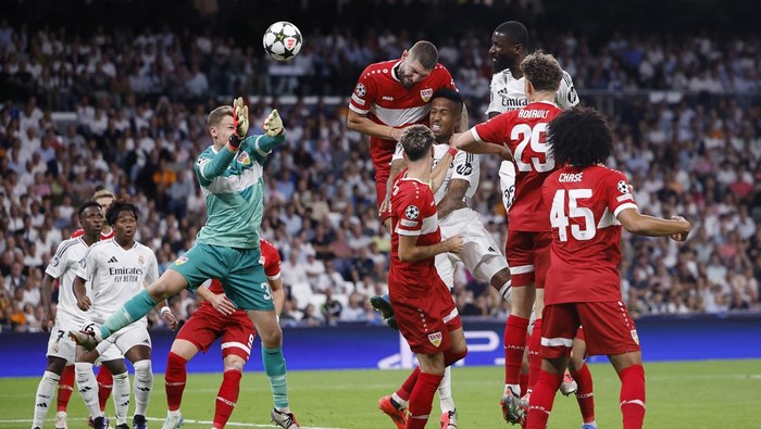 Soccer Football - Champions League - Real Madrid v VfB Stuttgart - Santiago Bernabeu, Madrid, Spain - September 17, 2024 Real Madrids Antonio Rudiger scores their second goal REUTERS/Juan Medina