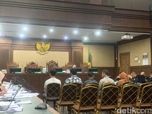 Saksi Ungkap Pemasok Bijih Timah ke Smelter Swasta yang Diwakili Harvey Moeis Saksi Ungkap Pemasok Bijih Timah ke Smelter Swasta yang Diwakili Harvey Moeis