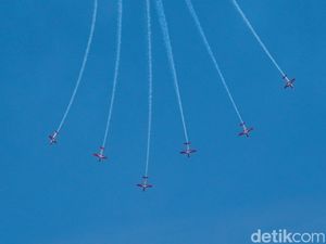 Top Gun TNI AU Beraksi Lagi, Bikin Pengunjung Bali Airshow Histeris! Top Gun TNI AU Beraksi Lagi, Bikin Pengunjung Bali Airshow Histeris!