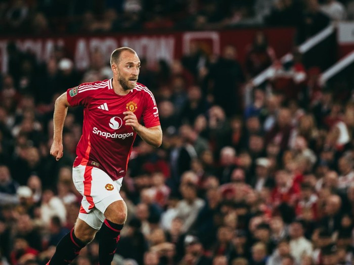 MANCHESTER, ENGLAND - SEPTEMBER 17: Christian Eriksen of Manchester United in action during the Carabao Cup Third Round match between Manchester United and Barnsley at Old Trafford on September 17, 2024 in Manchester, England. (Photo by Ash Donelon/Manchester United via Getty Images)