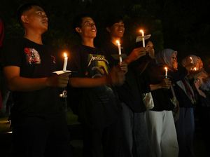 Aksi Seribu Lilin untuk Desak Pengesahan RUU PPRT Aksi Seribu Lilin untuk Desak Pengesahan RUU PPRT