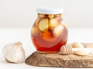 Tips Ahli Gizi untuk Kulit Glowing, Konsumsi Bawang Putih Campur Madu Tips Ahli Gizi untuk Kulit Glowing, Konsumsi Bawang Putih Campur Madu